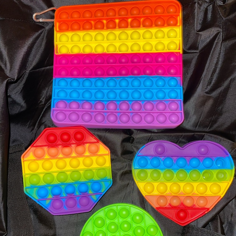 Fidget bundle. 1 Large fidget and 3 small